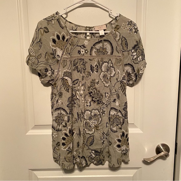 LOFT Green White Monochrome Paisley Eyelit Cutout Flowy Summertime Blouse - Picture 2 of 7